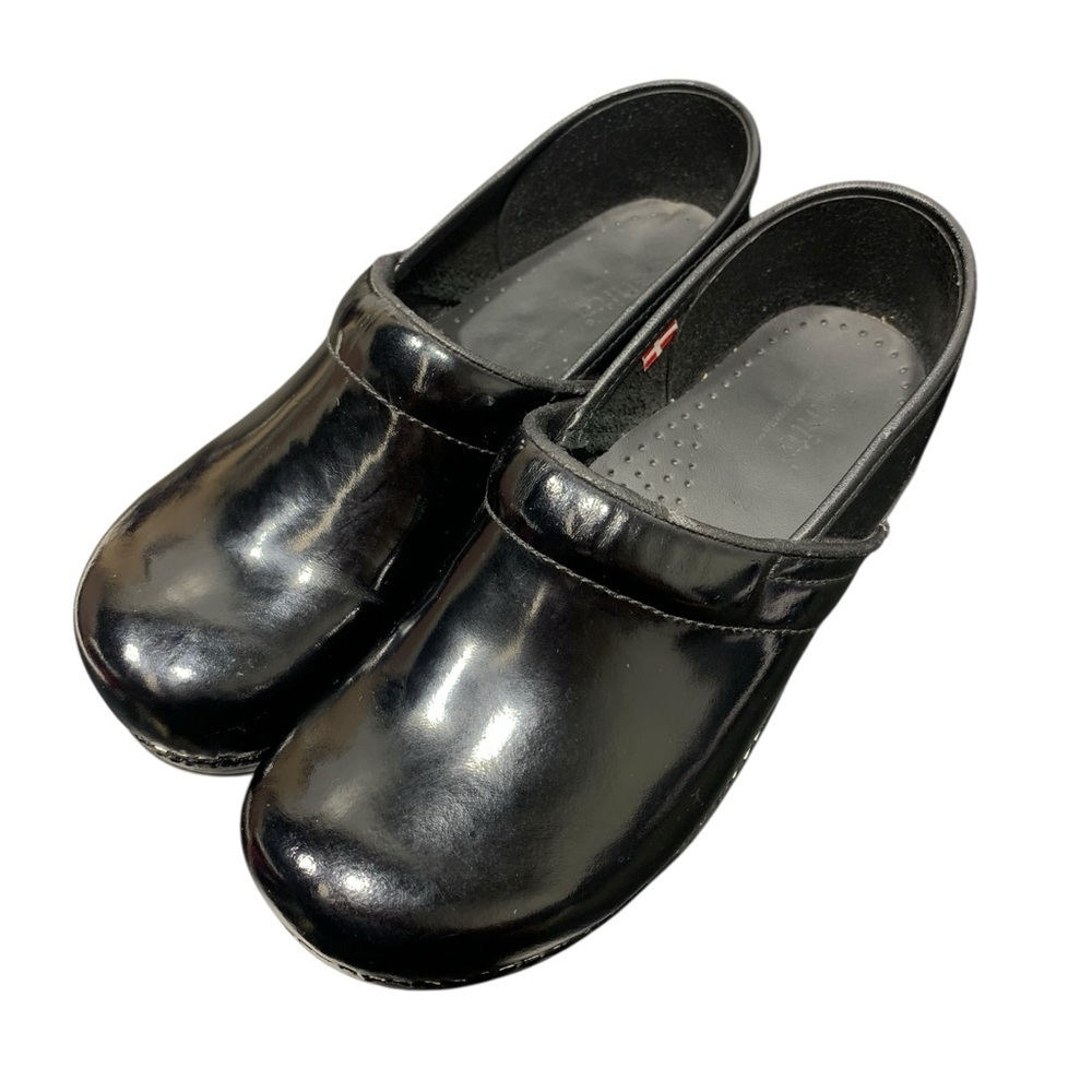 Sanitas Pro. Patent Women's Black Leather Wide SZ 40 8.5-9 US